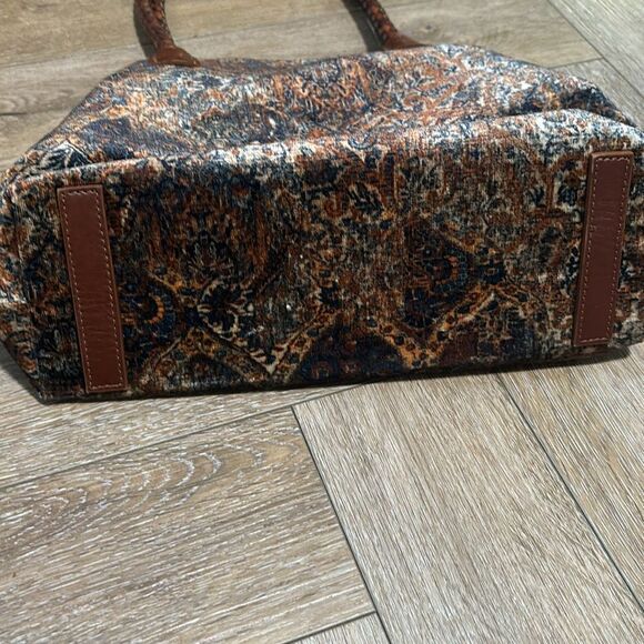 Marian Paquette Elizabeth Velvet Tote with Leather Handles - Picture 5 of 11